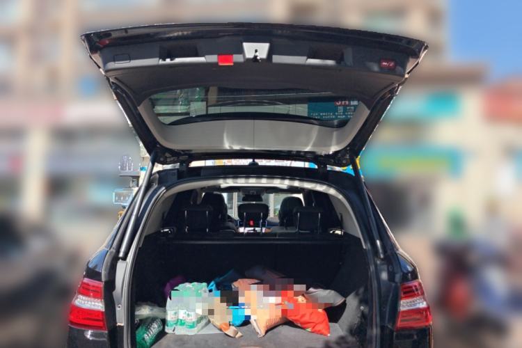 Used Mercedes-Benz M-Class 2014 ML 400 4MATIC Luxury Model Trunk