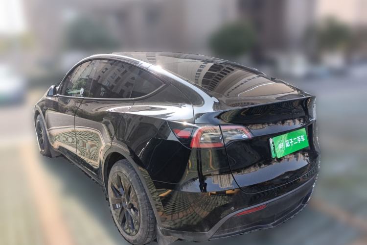 Used Tesla Model Y 2022 Long-Range All-Wheel-Drive Version
