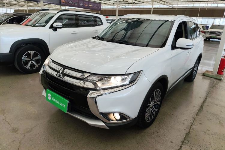 Used Mitsubishi Outlander 2018 2.0L Two-Wheel-Drive Jiale Edition 7-Seater
