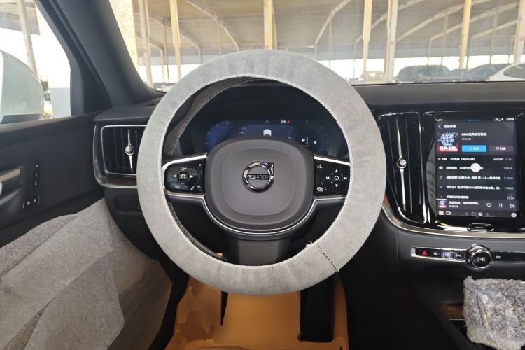 Used Volvo S60 2025 B4 Zhiyuan Luxury Edition