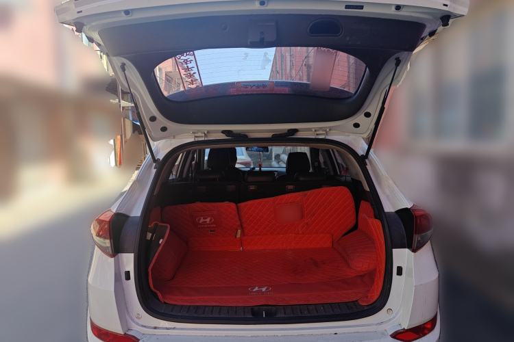 Used Hyundai Tucson 2018 1.6T Dual-Clutch Two-Wheel Drive 15th Anniversary Special Edition Trunk