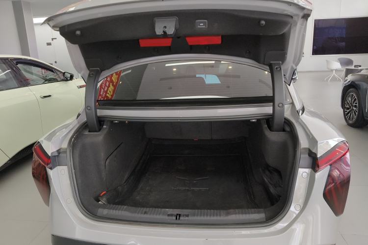 Used Hongqi EH7 2024 760 Pro+ Four-Wheel Drive Version Trunk