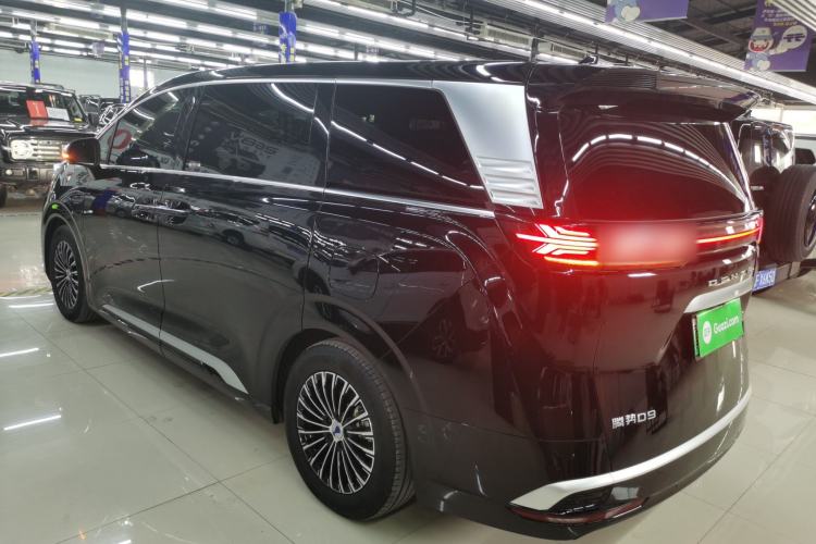 Used Denza D9 2024 DM-i 1050 Luxury Model
