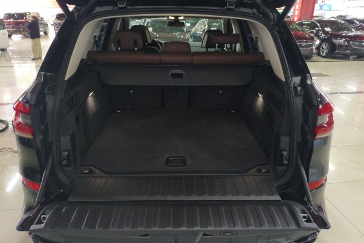 Used BMW X5 2019 xDrive40i Luxury Model with M Sport Package
