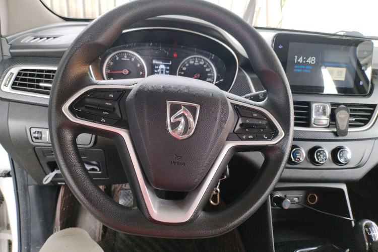 Used Baojun 730 2019 1.5L Manual Fashion Model 7-seater China VI