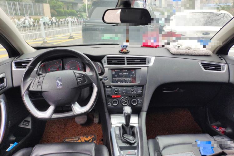 Used DS 6 2014 1.6T Luxury Edition THP160 Center Console