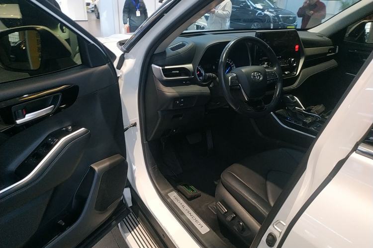 Used Toyota Highlander 2023 2.5L Smart Electric Hybrid Dual-Engine Four-Wheel Drive Prestige Version – 7 Seats