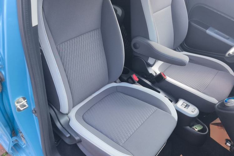 Used ORA Black Cat 2022 301km "Cute & Dynamic" Phosphate Iron Lithium Right Front Seat