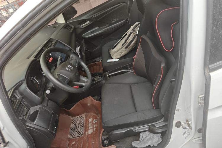 Used Honda Fit 2016 1.5L LXS CVT Comfort Sunroof Version Left Front Seat