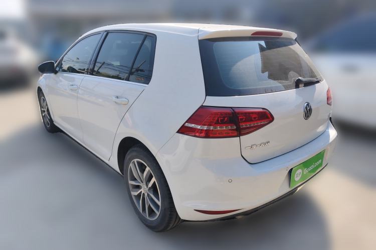 Used Volkswagen Golf 2016 230TSI Automatic Luxury Version
