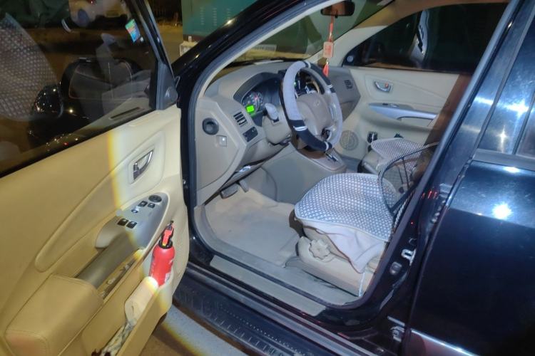 Used Hyundai Tucson 2009 2.0L Automatic Two-Wheel Drive with Sunroof
