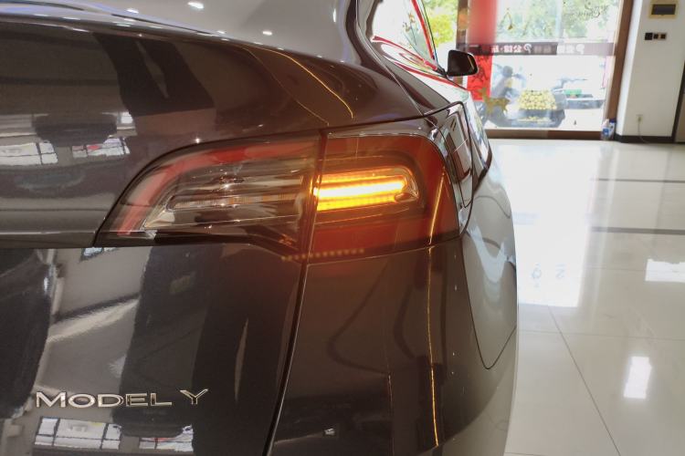 Used Tesla Model Y 2024 Long-Range All-Wheel-Drive Version
