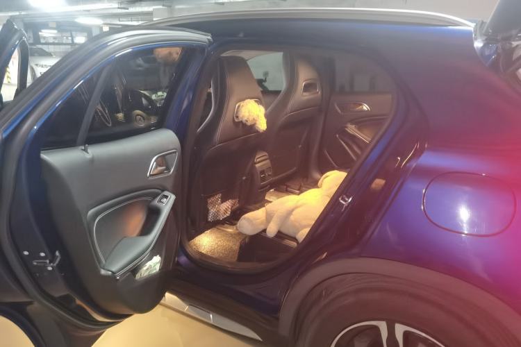 Used Mercedes-Benz GLA 2018 GLA 200 Fashion Model Left Rear Seat