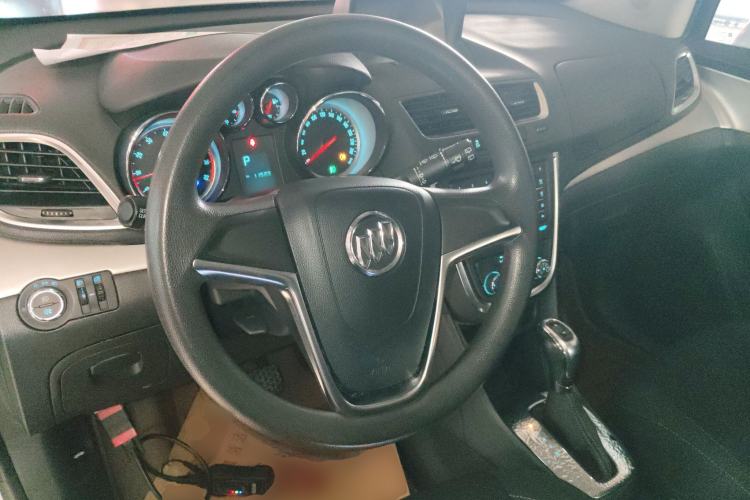 Used Buick Encore 2014 1.4T Automatic Two-Wheel Drive Urban Elite Model Steering Wheel