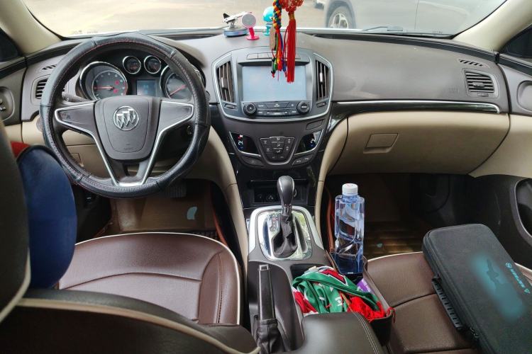 Used Buick Regal 2014 2.0L Leading Fashion Edition Center Console