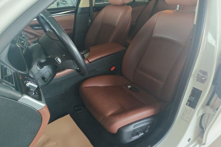 Used BMW 5 Series 2017 528Li Leading Model
