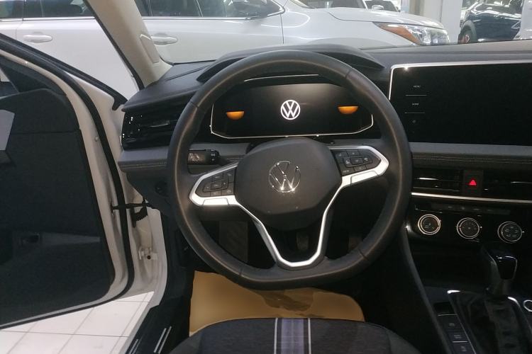 Used Volkswagen Sagitar 2024 200TSI DSG Flyover Edition
