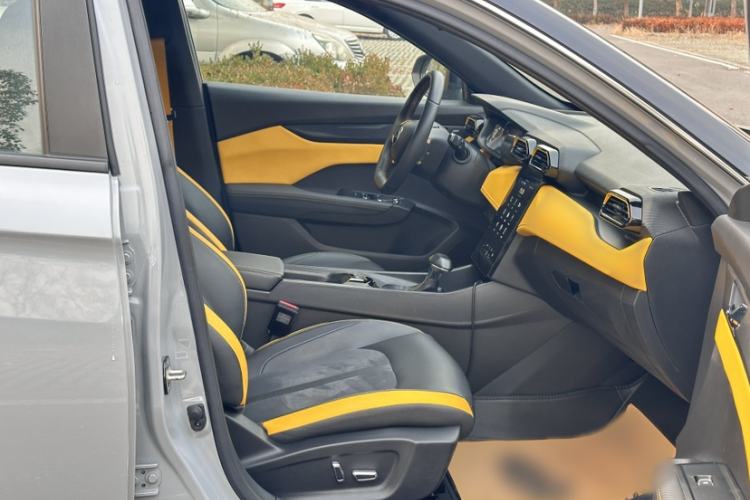 Used Dongfeng Aeolus Yixuan 2023 Mach Edition 1.5T Automatic Dream-Chasing Rider Version
