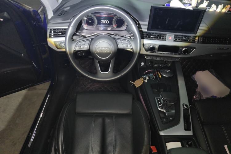 Used Audi A4L 2020 40 TFSI quattro Luxury Dynamic Model Steering Wheel