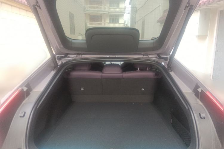 Used XPeng P7 2025 Model—702 Long Range Ultra Trunk