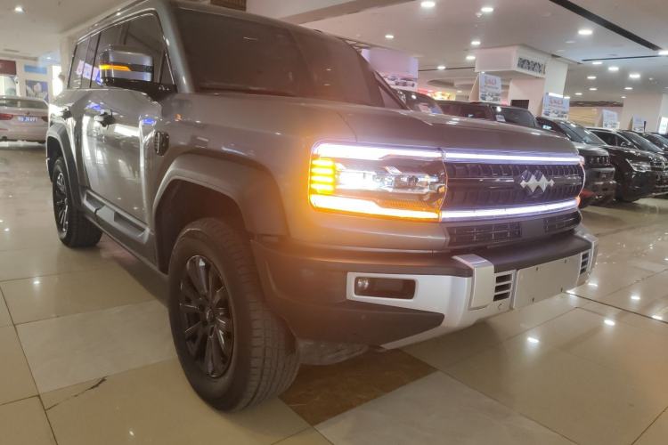 Used Formula Leopard Leopard 5 2023 Navigator Edition