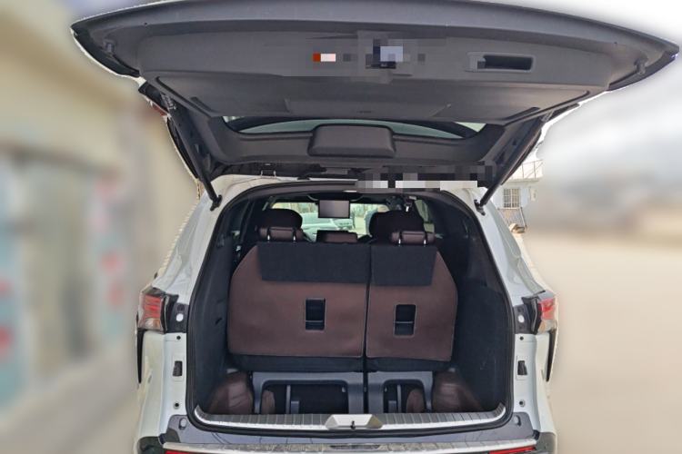 Used Toyota Granvia 2023 2.5L Hybrid Flagship VIP Edition