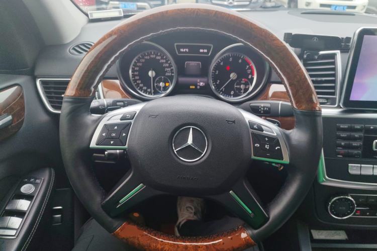 Used Mercedes-Benz M-Class 2014 ML 400 4MATIC Dynamic Model
