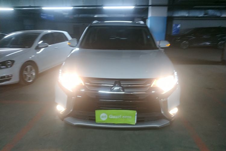 Used Mitsubishi Outlander 2018 2.0L Two-Wheel Drive Glory Edition 5 Seats
