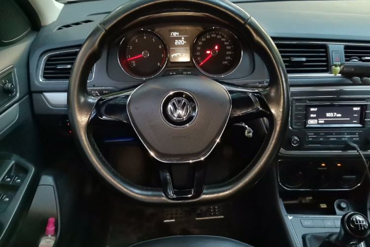 Used Volkswagen Gran Lavida 2015 1.6L Manual Comfort Edition