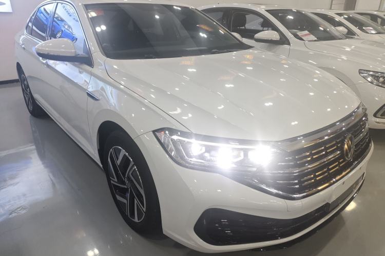 Used Volkswagen Sagitar 2023 300TSI DSG Excellence Edition Front Right 45 Deg