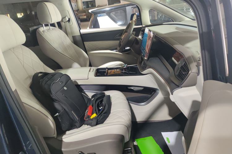 Used Denza D9 2022 DM-i 970 Four-Wheel Drive Prestige Model