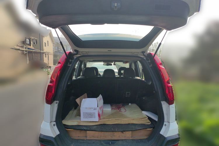 Used Dongfeng Fengdu MX6 2015 2.0L CVT Two-Wheel Drive Dream Edition
