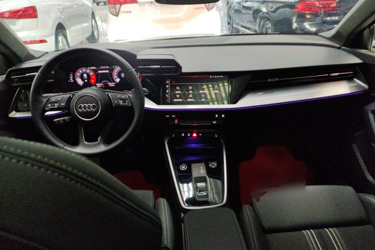 Used Audi A3 2024 Sportback 35 TFSI Fashionable Sports Model Center Console