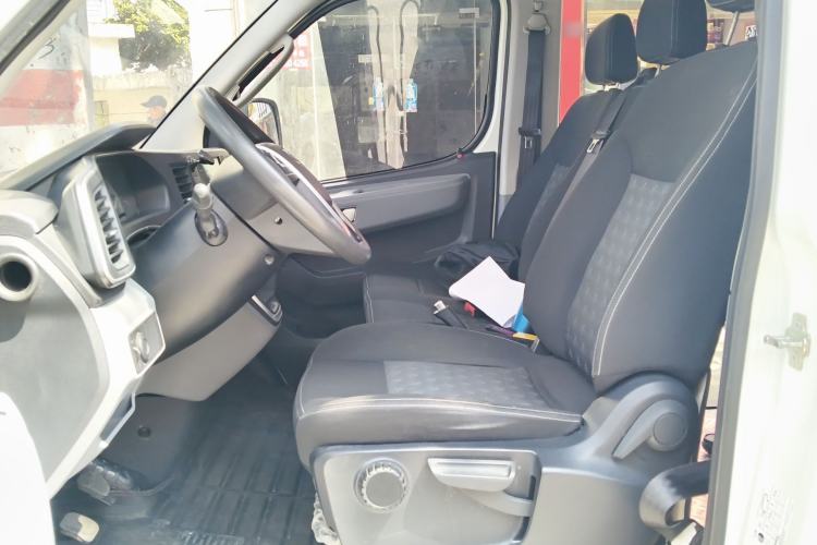 Used SAIC MAXUS Xintu V80 2023 2.0T Manual Classic Aoyuntong Long Wheelbase Mid-Height 6/7/8/9-Seater
