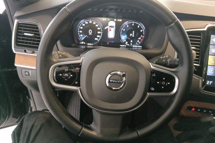 Used Volvo XC90 2022 B6 Zhiyi Luxury Edition 7-Seater
