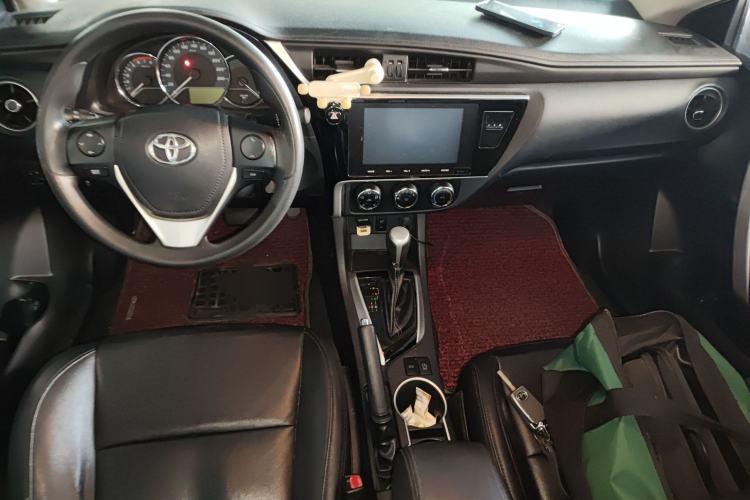 Used Toyota Levin 2017 Revised Version 185T CVT Elite Edition China VI Standard Center Console