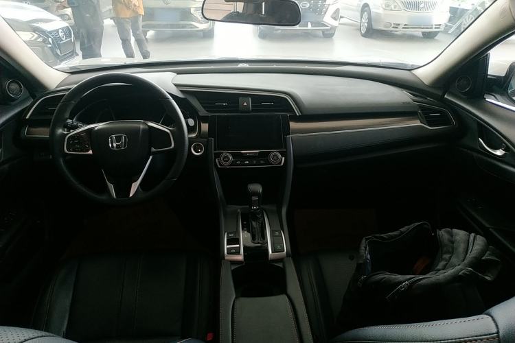 Used Honda Civic 2019 220TURBO CVT Dynamic Edition China VI Center Console