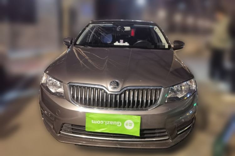 Used Skoda Octavia 2016 1.6L Automatic Smart Drive Edition Front