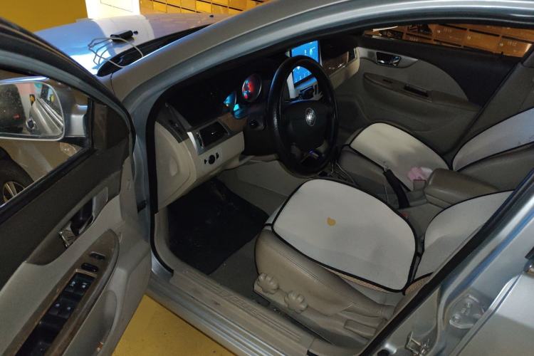 Used Buick Excelle 2015 1.5L Automatic Classic Model
