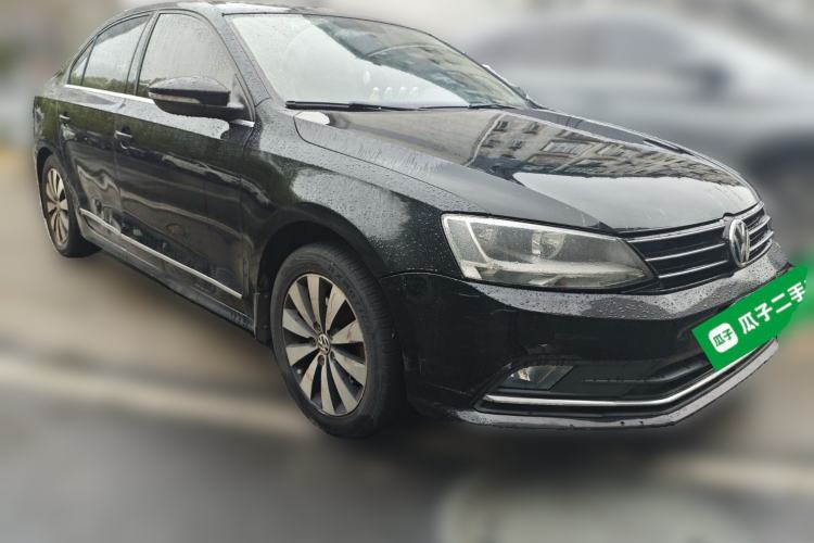 Used Volkswagen Sagitar 2018 280TSI DSG Comfort Model Front Right 45 Deg