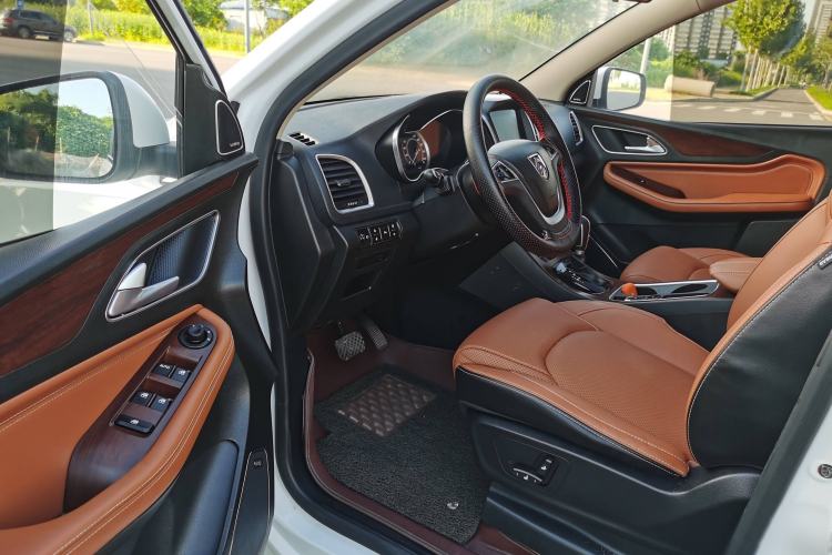 Used Baojun 560 2017 Rhythmic Edition 1.8L iAMT Prestige Model
