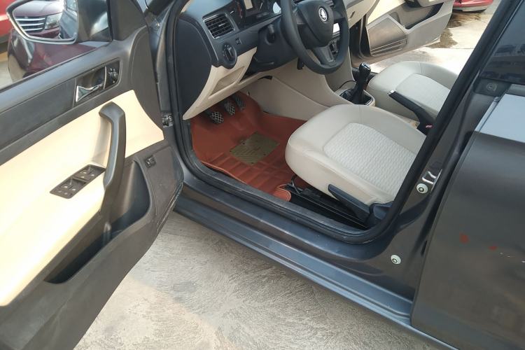 Used Skoda Rapid 2016 1.6L Manual Trend Edition Driver Seat