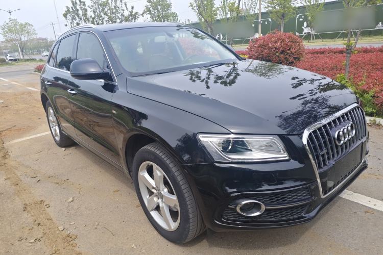 Used Audi Q5 2017 Plus 40 TFSI Ambition Model Front Right 45 Deg