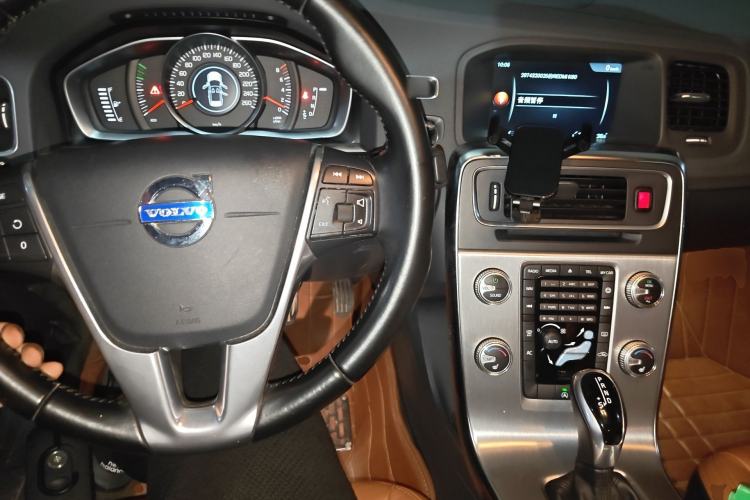 Used Volvo S60 2015 S60L 2.0T Zhiyuan Edition