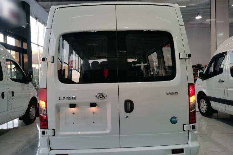Used SAIC MAXUS Xintu V80 2021 2.0T Manual Classic Aoyuntong Short Wheelbase Mid-Roof 5/6-Seater