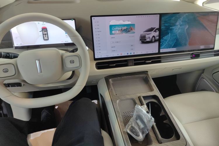 Used Wey Gaoshan 2025 Model Four-Wheel Drive Gao Shan 7
