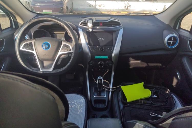 Used BYD Yuan New Energy 2019 EV360 Smart Connect Leading Model Center Console