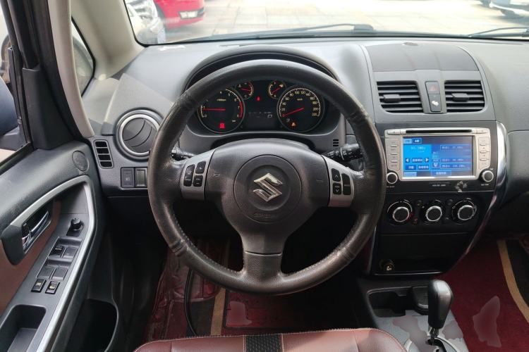 Used Suzuki SX4 2012 1.6L Automatic Ruiqi Model Steering Wheel