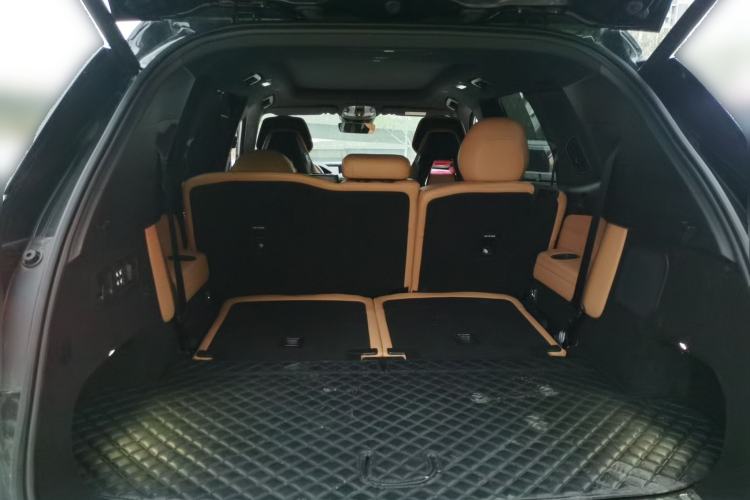 Used Lynk & Co 09 2021 2.0T Halo Seven-Seater Trunk