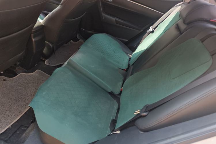 Used Toyota Levin 2017 Revised Version 185T CVT New Sharp Edition China VI Standard Left Rear Seat